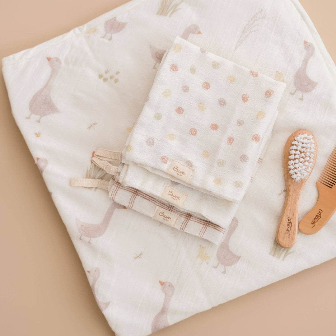 Charlie Farmhouse Goose Hooded Towel & Washcloth Set