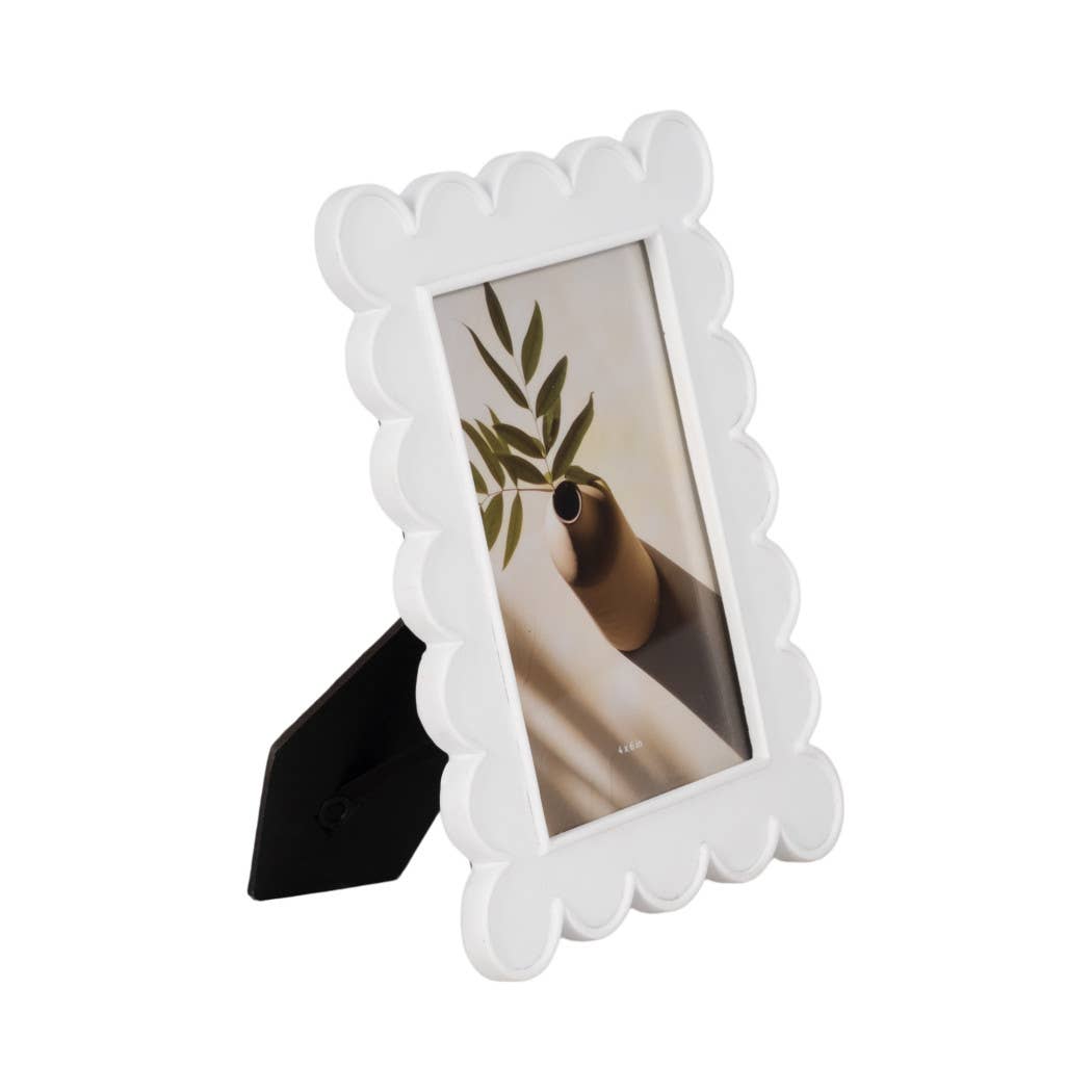 White Scallop Photo Frame