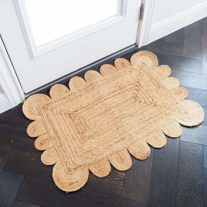 Handmade Mini Scalloped Jute Rug - Natural Color