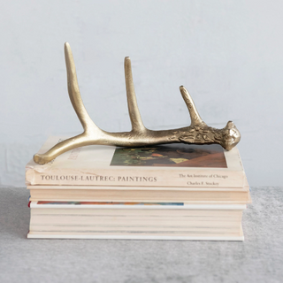 Cast Aluminum Antler Décor, Gold Finish is a perfect addition to a man cave, study or fall decor. 