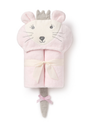 Baby will snuggle up for ultimate comfort after a bath and will love drying off with this warm, cozy baby bath wrap. The oh-so-cute hooded baby animal towel features an adorable, detailed face and tail.