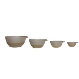 These batter bowls are a beautiful addition to any kitchen. These are perfect for mixing any ingredients and still having your kitchen look classy. 