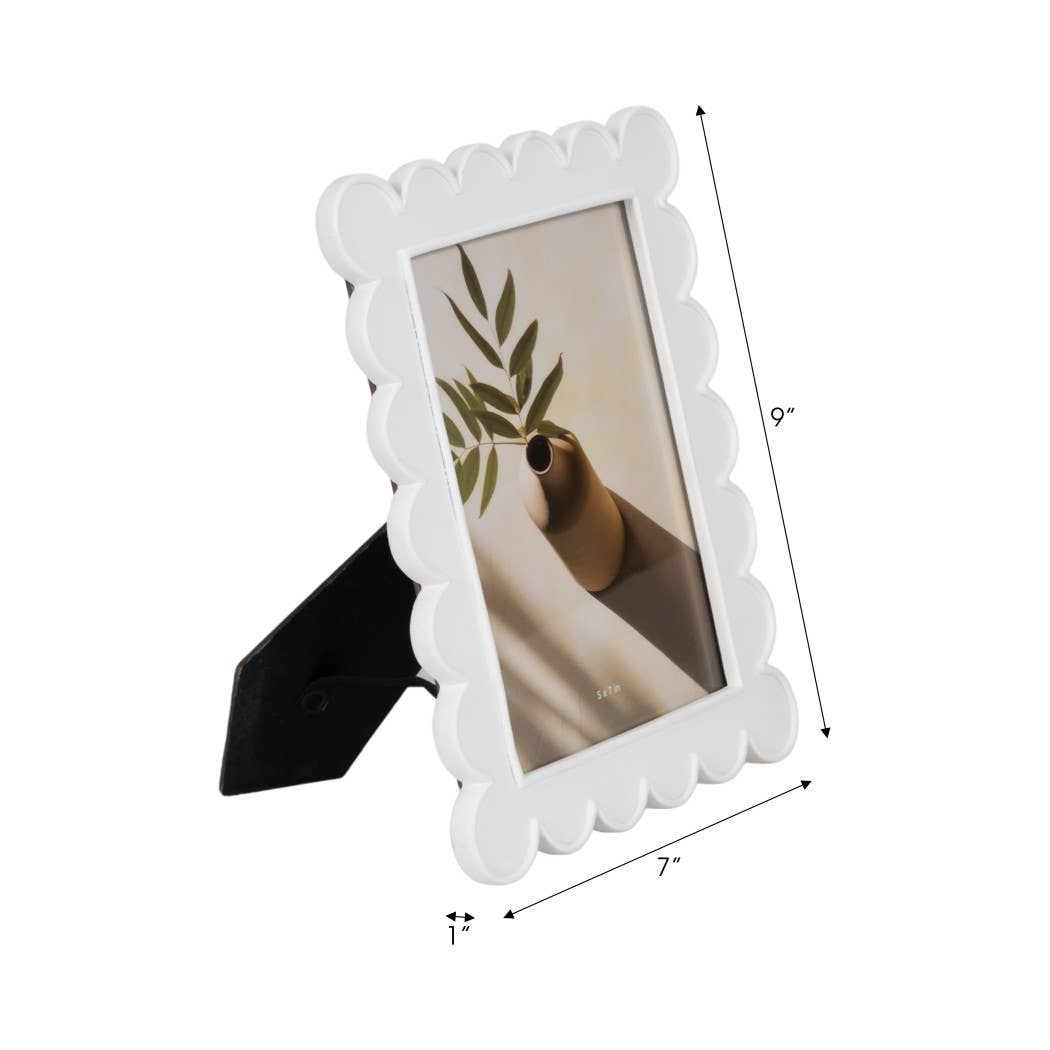 White Scallop Photo Frame