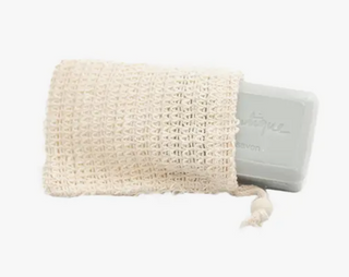Use this Belle de Provence natural soap bag to hold your favorite bar of soap, the natural jute material buffs away dead skin cells and stimulates blood circulation.