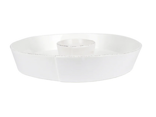 The Melamine Lastra White Chip and Dip from Vietri  is the perfect entertaining piece for your outdoor or casual gatherings. A wonderful gift for an entertainer!